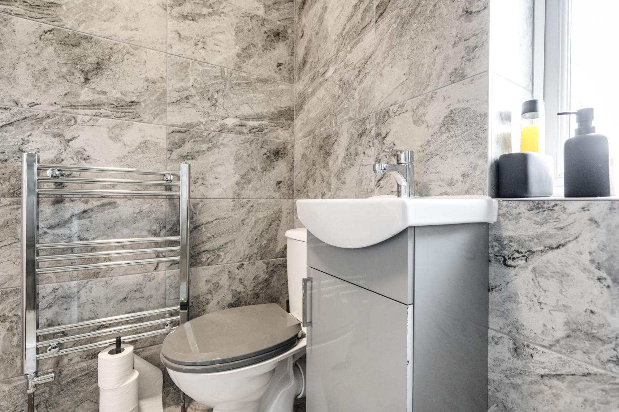 Shawe House - 10 Minute Mcr Airport - Free Parking Vila Wythenshawe Quarto foto